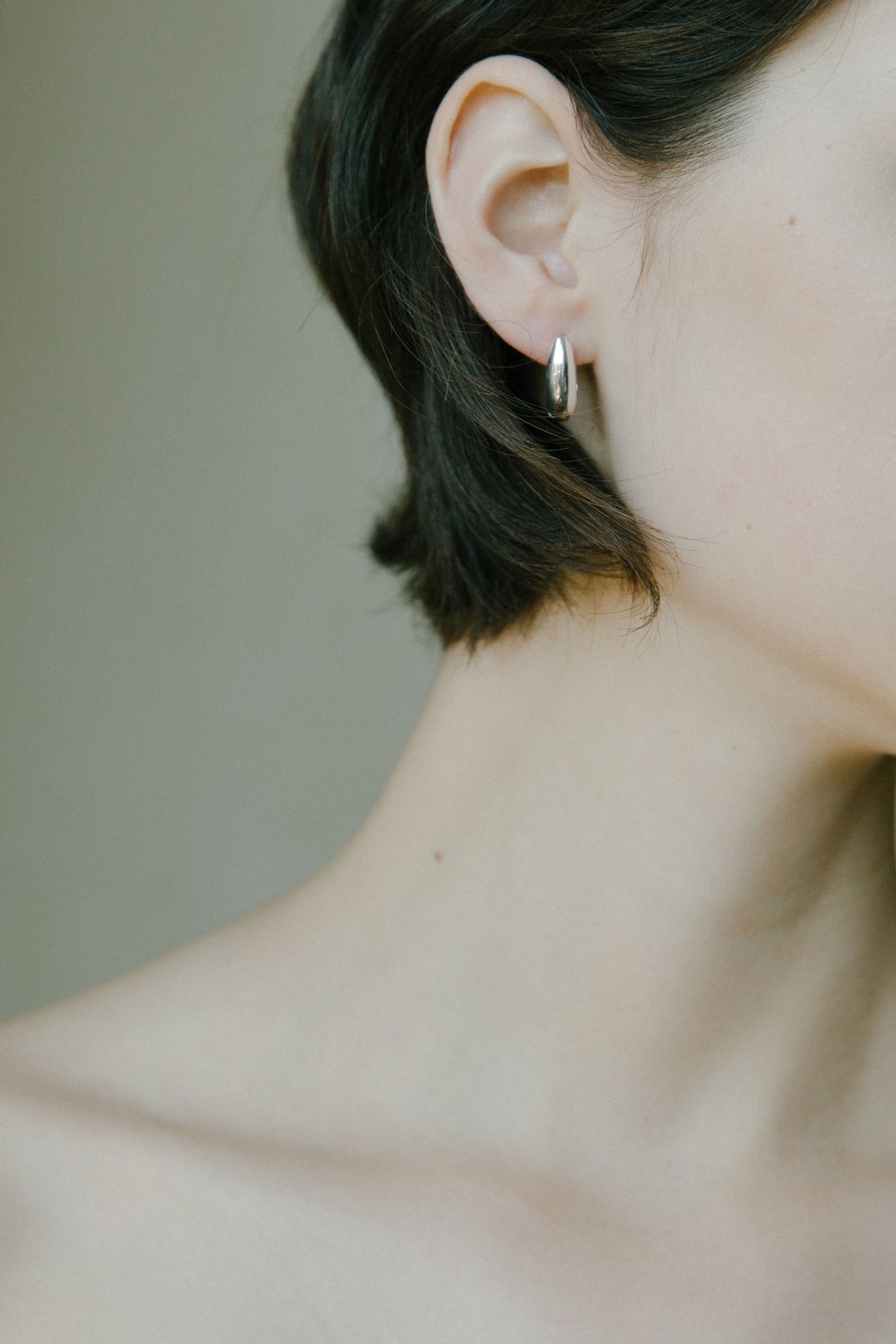 PENELOPE HOOP EARRINGS IN SILVER-thumbmail-6