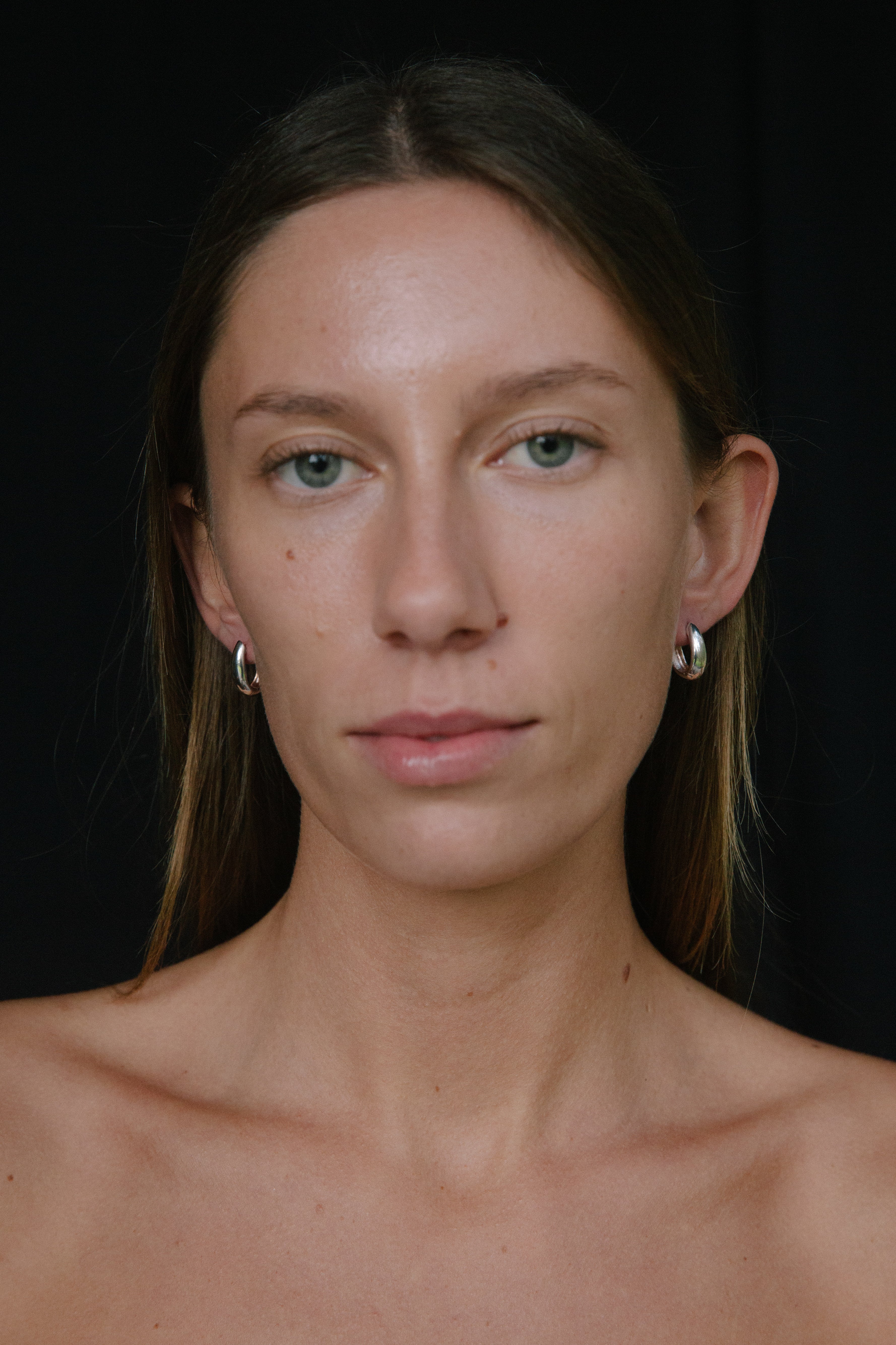 PENELOPE HOOP EARRINGS IN SILVER
