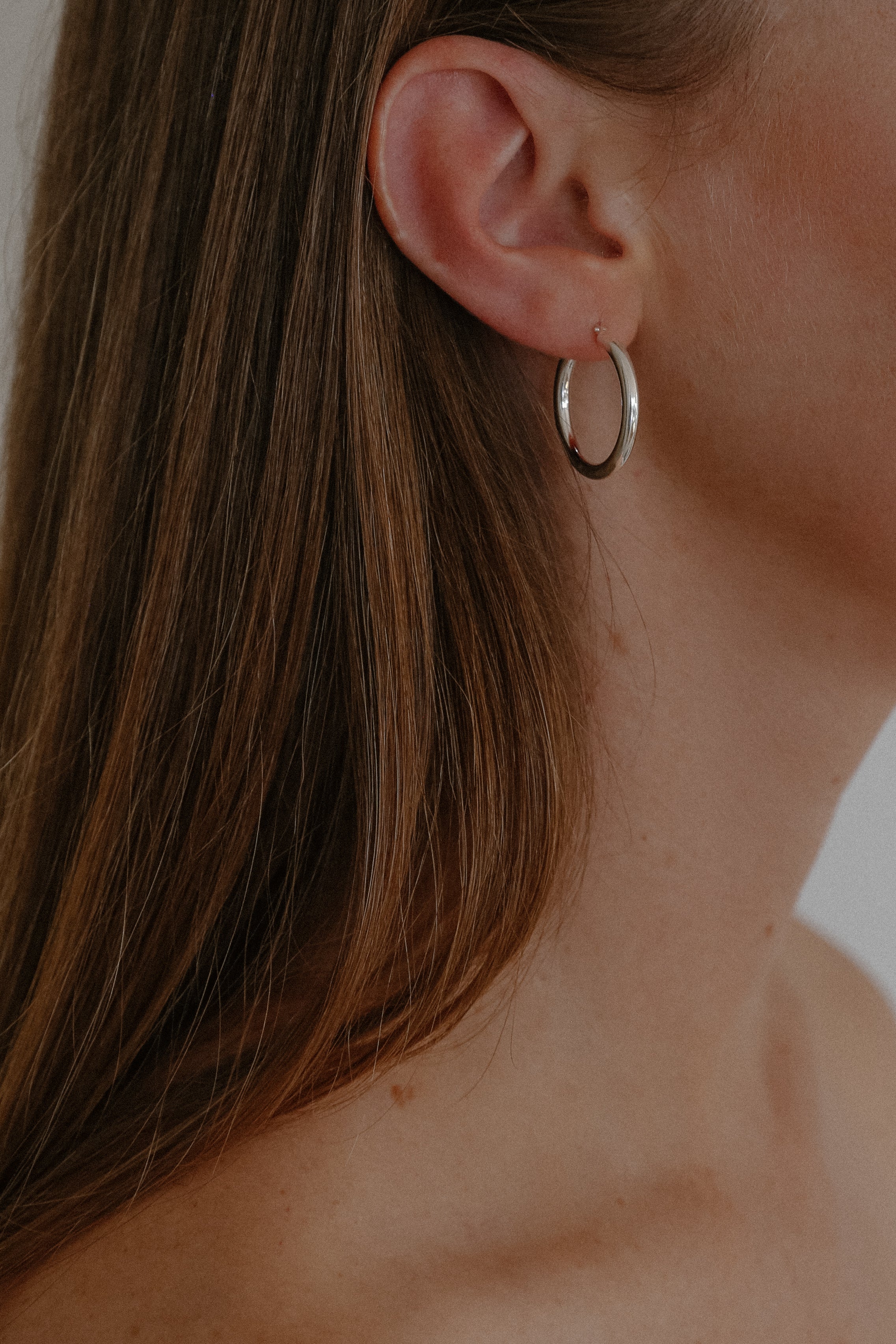 EDEN HOOP EARRINGS IN SILVER