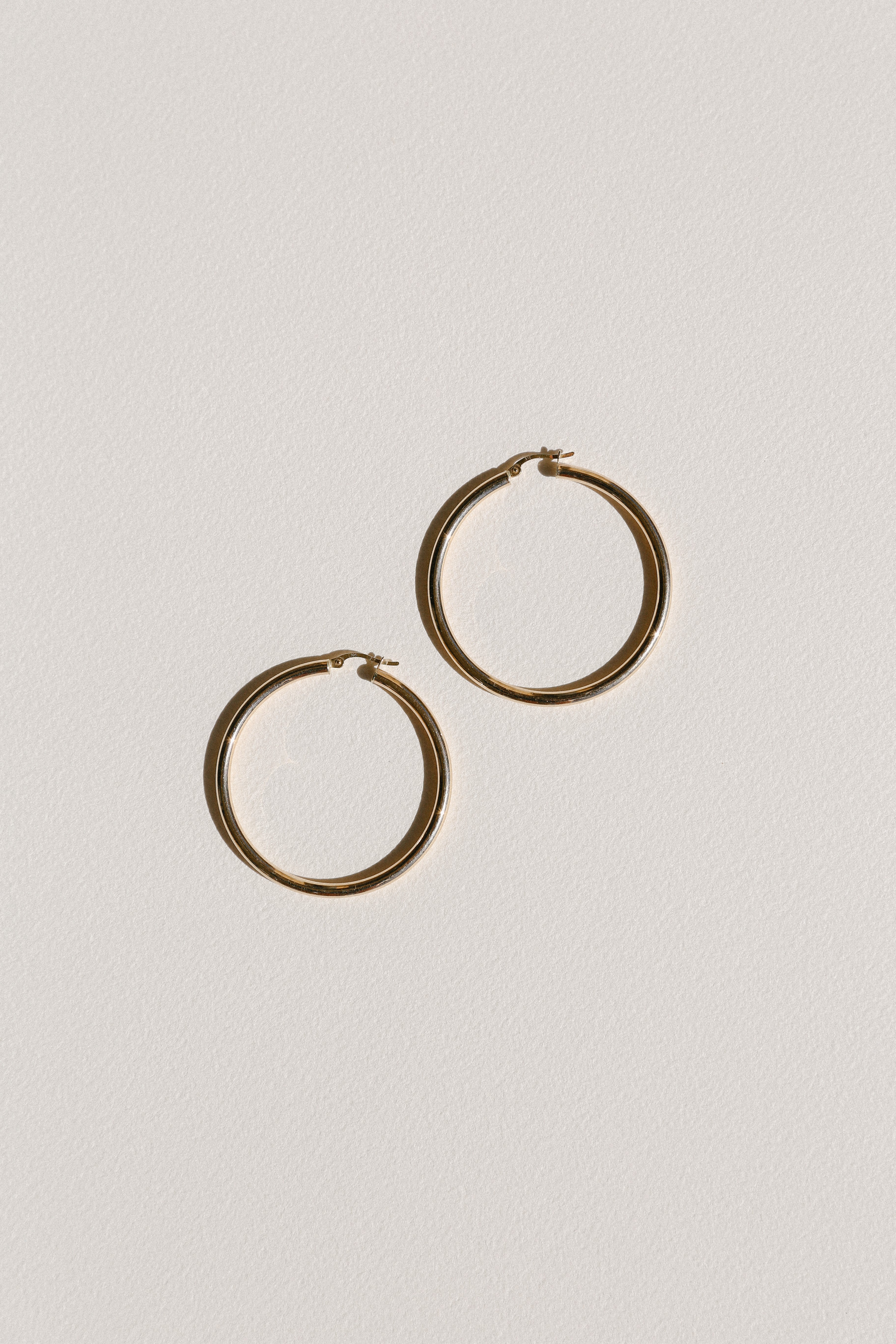 CHARLOTTE HOOP EARRINGS IN GOLD