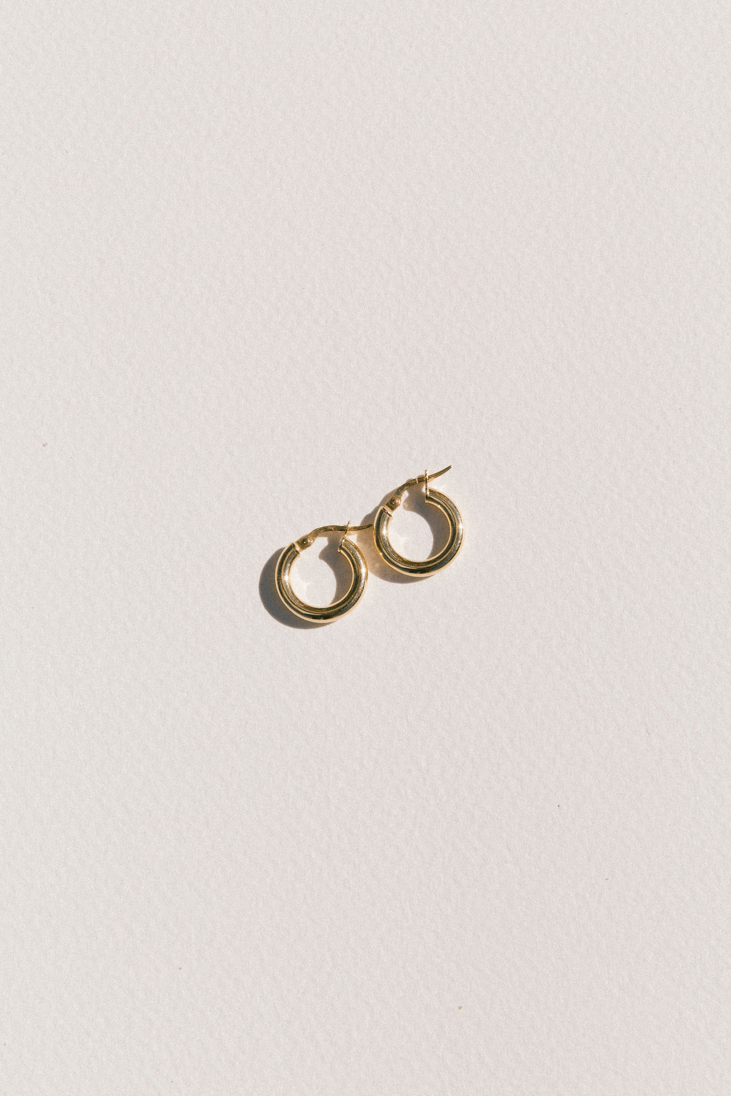 BIANCA HOOP EARRINGS IN GOLD-thumbmail-3